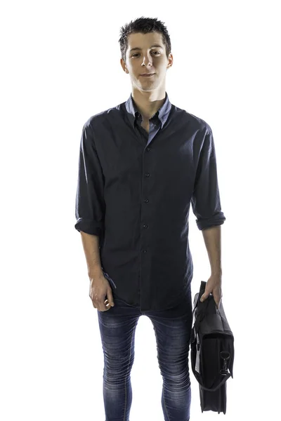 Jonge man dragen blauw shirt met een zwarte aktetas tegen witte achtergrond — Stockfoto