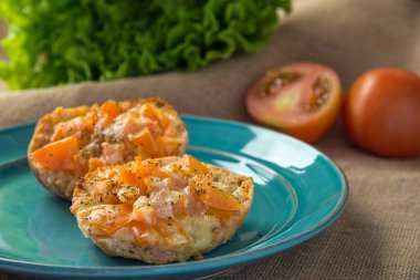 domates ve Peynirli ekmek