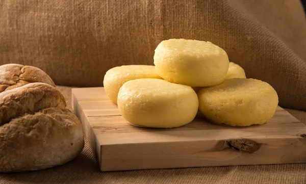 Артезанальный сыр — стоковое фото