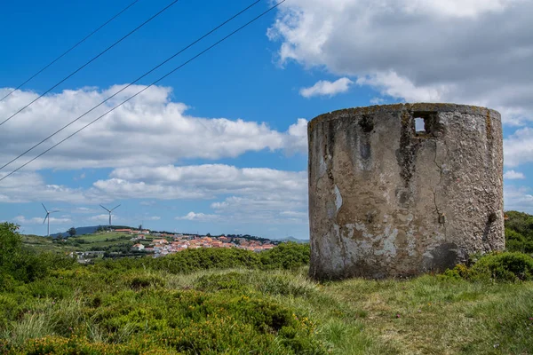 Moinho de vento velho em Torres Vedras Portugal . — Fotografia de Stock