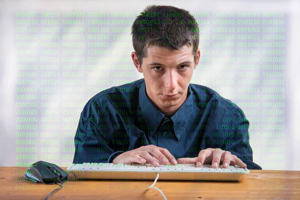 Programmierer mit dem Computer — Stockfoto