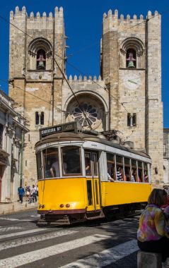 Lizbon tramvay araba Portekiz.