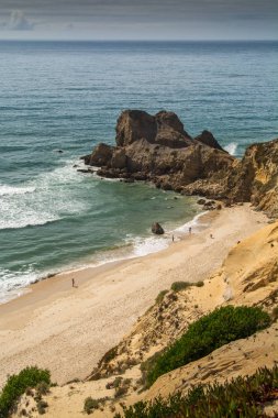 Paredes Vitoria plaj Alcobaca, Portekiz.