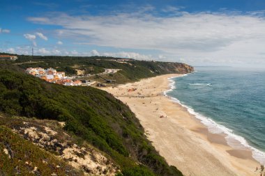 Paredes Vitoria plaj Alcobaca, Portekiz.