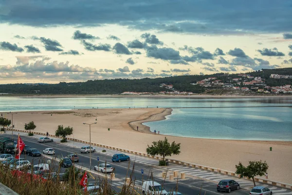 Spiaggia di Foz do Arelho a Foz do Arelho, Portogallo . — Foto Stock