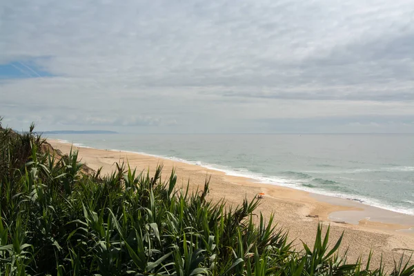 Пляж Легуа в Алкобаке, Португалия . — стоковое фото