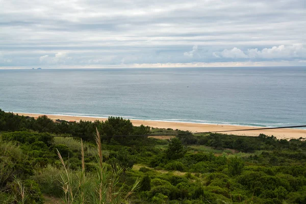 Playa de Salgado en Nazare, Portugal . — Foto de Stock