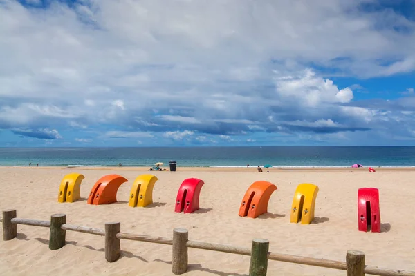 Spiaggia di Supertubos a Peniche, Portogallo . — Foto Stock