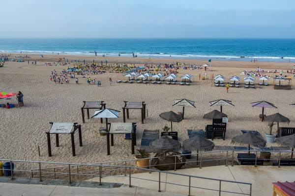 Plage de Carcavelos à Carcavelos, Portugal . — Photo