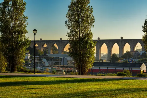 Römisches Wasseraquädukt in Lissabon, Portugal. — Stockfoto