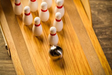 çarpıcı bowling topu