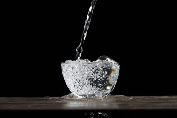 Alá tartozó vízzel üveg tál — Stock Fotó