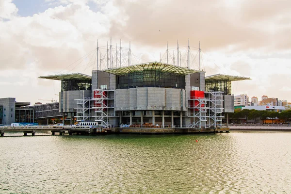 Oceanario de Lisboa, Parque das Nacoes L içinde dış görünümü