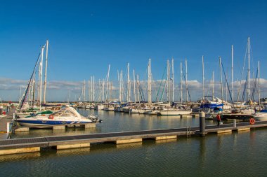 tekne dok içinde Parque das Nacoes Lizbon