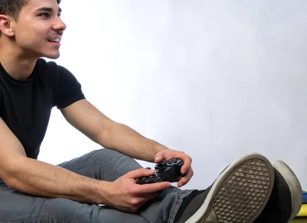 Homem jogando jogos — Fotografia de Stock