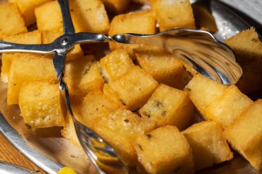 Portekiz 'deki Madeira Adası' ndan kızarmış mısır.