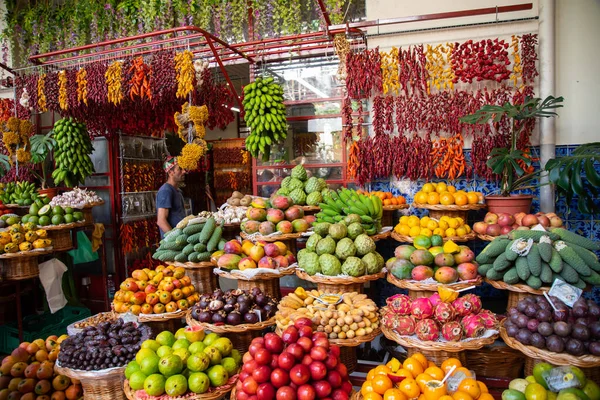 Lavradores markt in Funchal op het eiland Madeira — Stockfoto