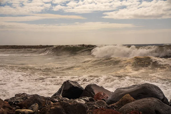 Waves breaking — Stock Photo, Image