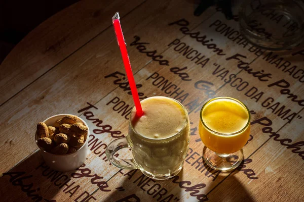 Bebidas tradicionais Poncha e Nikita Madeira — Fotografia de Stock