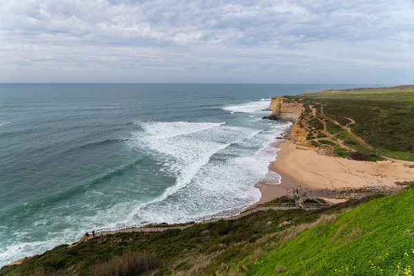 Playa de Ribeira de Ilhas en Ericeira Portugal — Foto de Stock