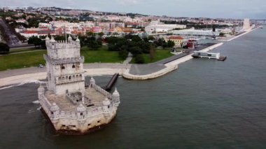  Lizbon 'un Belem ilçesindeki Belem Kulesi manzarası