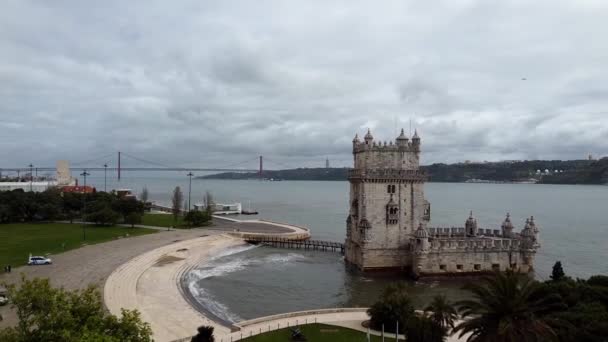 Άποψη Του Πύργου Belem Στην Περιοχή Belem Στη Λισαβόνα Πορτογαλία — Αρχείο Βίντεο