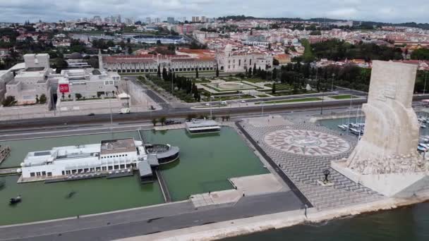Вид Мемориал Discoveries Районе Белем Лисбоне Португалия — стоковое видео