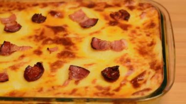 Etli patates püresi.