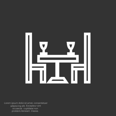 Masa, iki sandalye ve boş gözlük