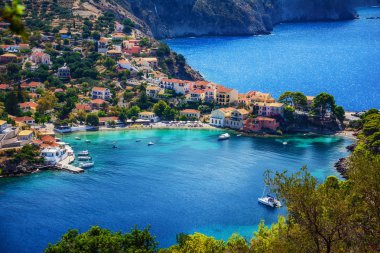Yunanistan 'ın Kefalonia adasındaki Assos köyü