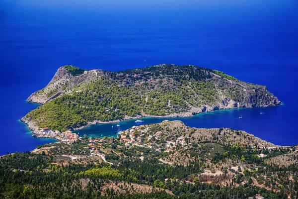 Villaggio di Assos Sull'isola di Cefalonia, Grecia — Foto Stock