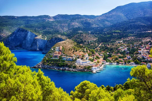 Villaggio di Assos Sull'isola di Cefalonia, Grecia — Foto Stock