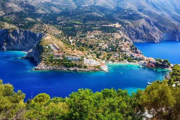 Yunanistan 'ın Kefalonia adasındaki Assos köyü
