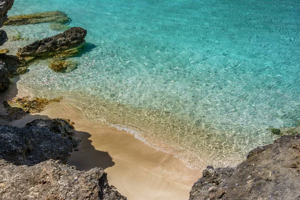 Kristall blå vatten på Falasarna beach, Kreta, Grekland — Stockfoto