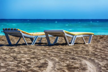 Şezlong üzerinde plaj Manavgat, Türkiye