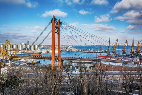 Γέφυρα στο λιμάνι στην Οδησσό, Ουκρανία — Φωτογραφία Αρχείου