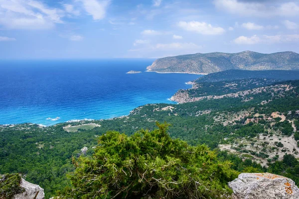 Rovine e paesaggi pittoreschi nel castello di Monolithos, isola di Rodi, Grecia — Foto Stock