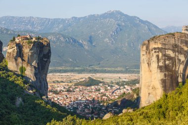 Meteora, Kalambaka Yunanistan içinde kutsal teslis Manastırı.