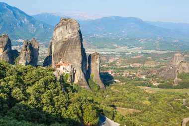 Meteora manastırları ve Vadisi Yunanistan üstten görüntülemek