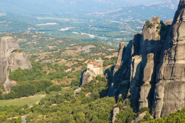 Meteora manastırları ve Vadisi Yunanistan üstten görüntülemek