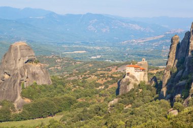 Meteora manastırları ve Vadisi Yunanistan üstten görüntülemek.