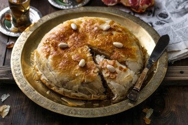 Tavuk, yakın manzaralı, Arap tarzı huysuz pasta