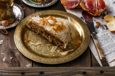 Bakır plaka üzerinde bastilla pasta Görünümü Kapat