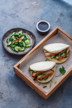 Bao buns ile salatalık salatası, görünümü Kapat