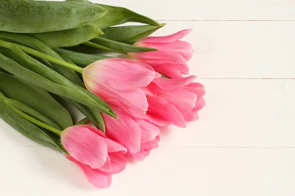 Five Pink Tulip Flowers White Painted Wooden Table — Stock Photo, Image