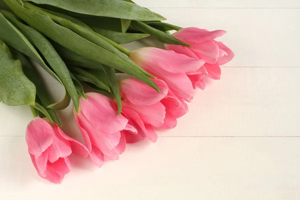 Five Pink Tulip Flowers White Painted Wooden Table — Stock Photo, Image