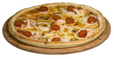 Tahtadaki deniz ürünleri pizzası.