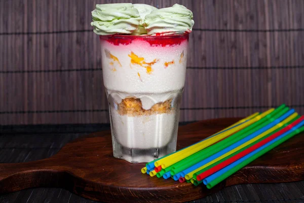 Ev yapımı dondurma ziifir ve Ahududu reçeli