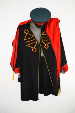 Eski kazak ceket ve kap. Ulusal kazak elbise