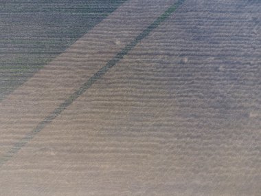 Üstten görünüm sürülmüş bir alanın. Arka plan doku sürülmüş alan ve yüzey. Quadrocopters ile çekim